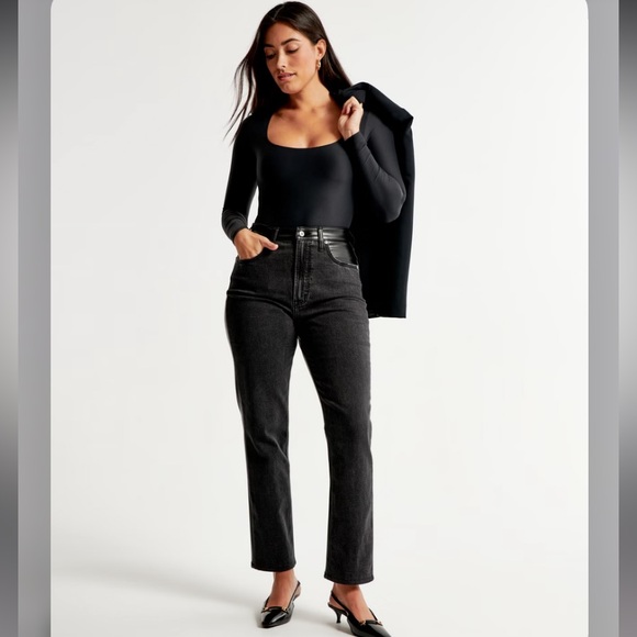 Abercrombie & Fitch Denim - Abercrombie & Fitch Ultra High Rise Ankle Straight Jean Grey Wash Petite 8 Short